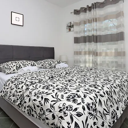 With Parking Space Dramalj, - 25195 Crikvenica