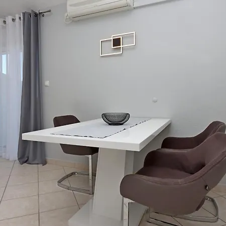 With Parking Space Dramalj, - 25195 * Crikvenica